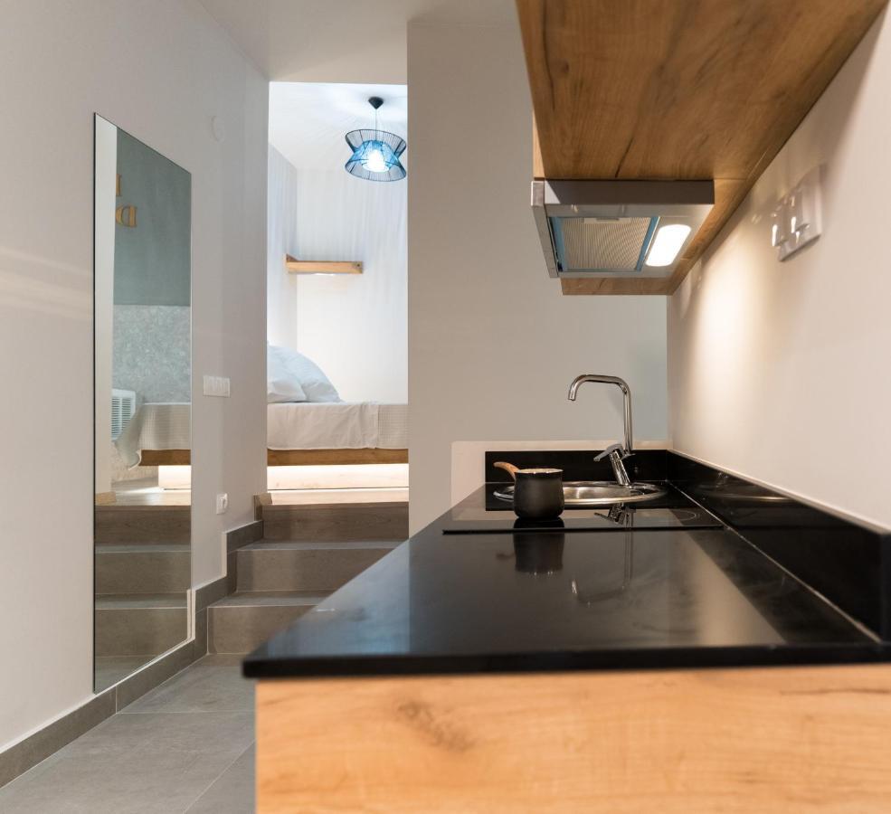 Jacuzzi Suite Piazza Dei Leoni Iraklio Exterior foto